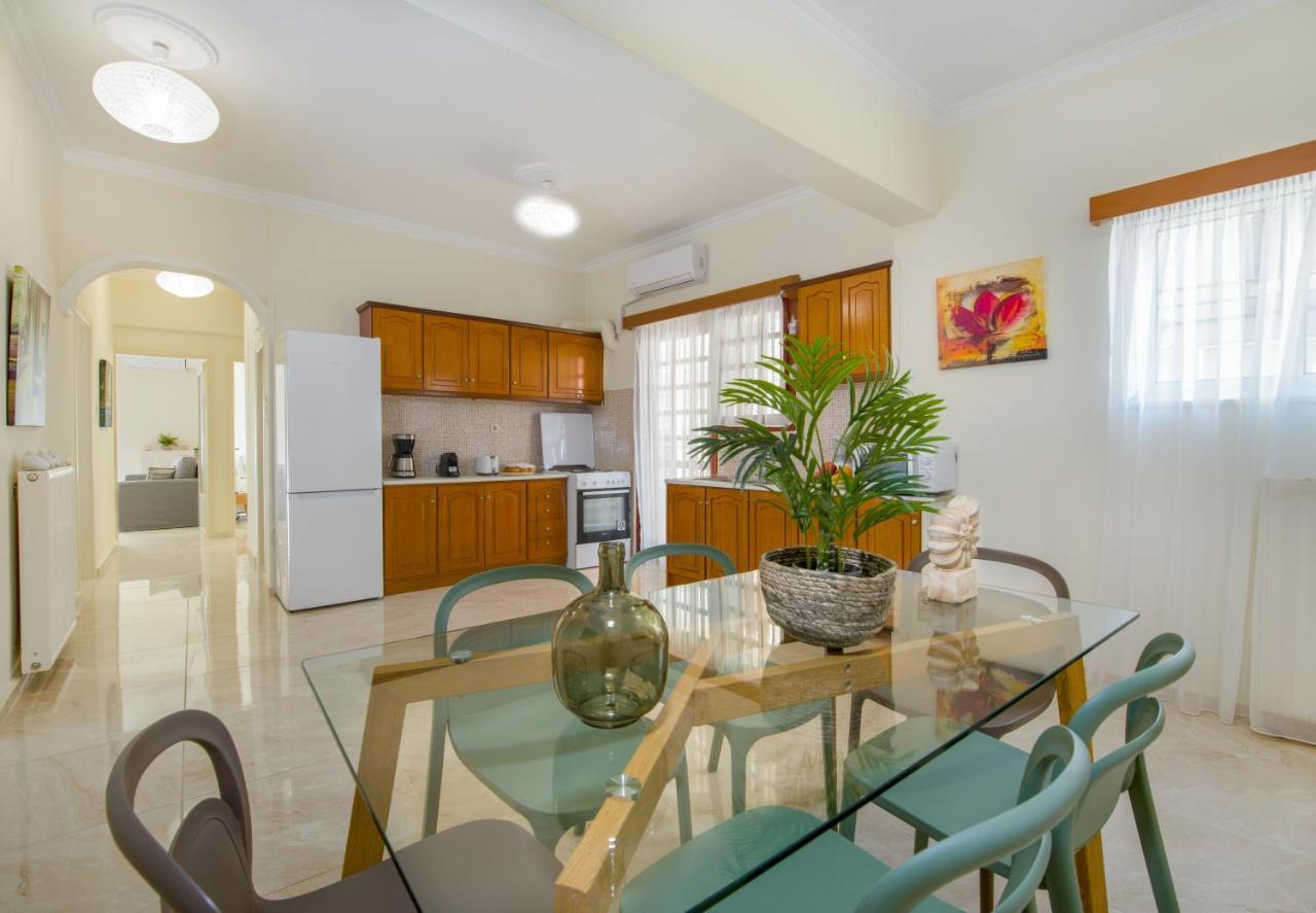 Center Manolia Dream 3 Bedroom Apartment 100M Away From The Beach Chania  Buitenkant foto