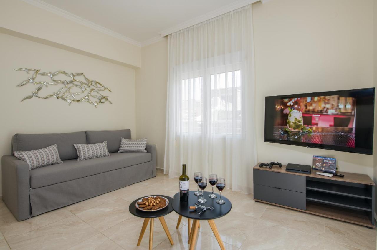 Center Manolia Dream 3 Bedroom Apartment 100M Away From The Beach Chania  Buitenkant foto